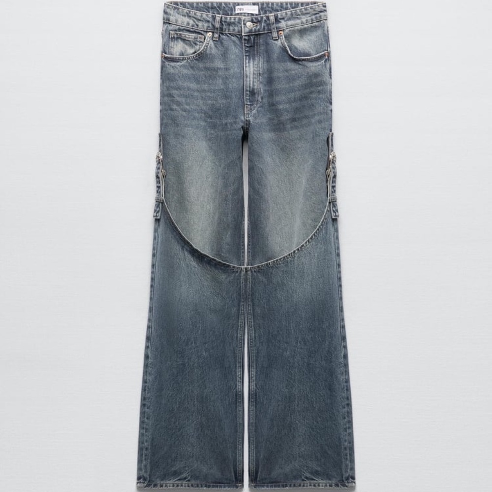 Zara TRF WIDE LEG BUCKLE JEANS